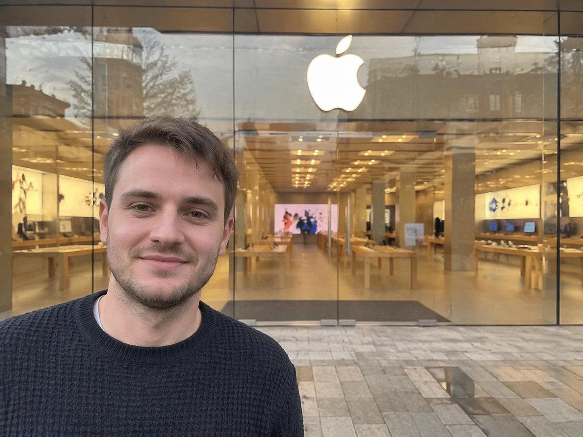 Amateur Apple Store Photography (1/2)