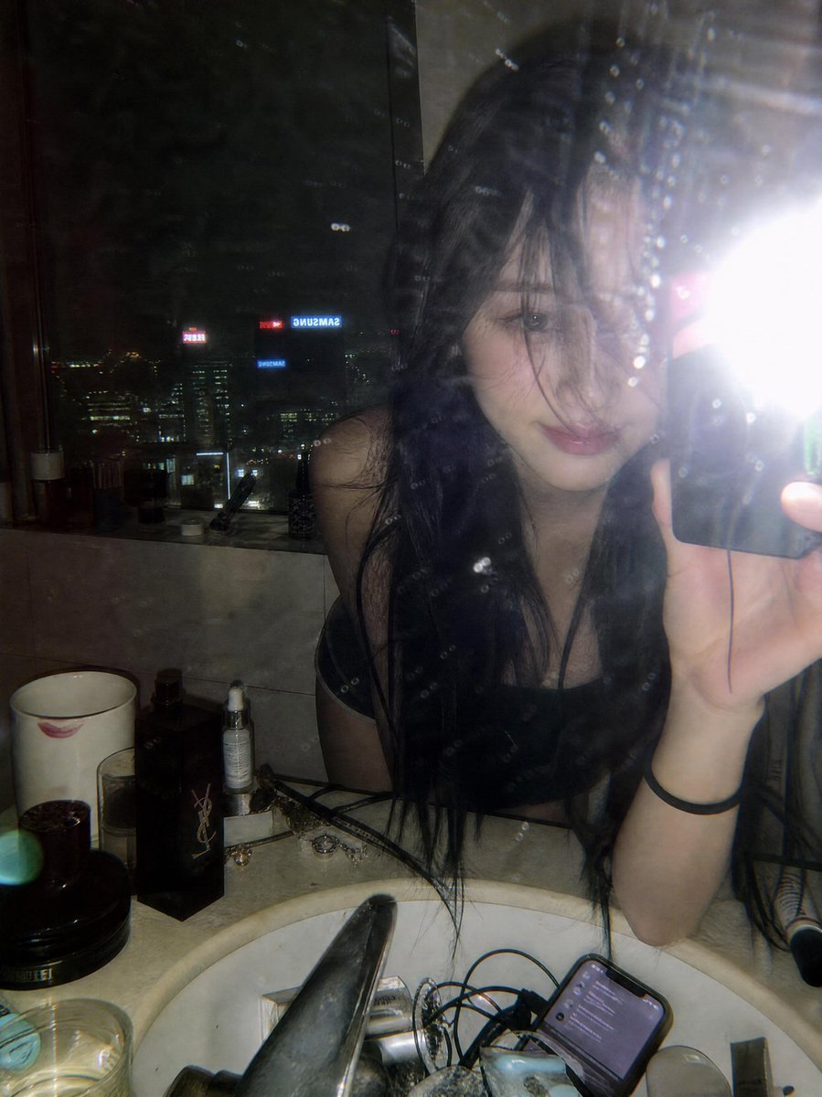 Selfie Specchio Flash Y2K (1/2)